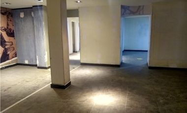 SE VENDE CASA COMERCIAL EN EL PARQUE PRINCIPAL
