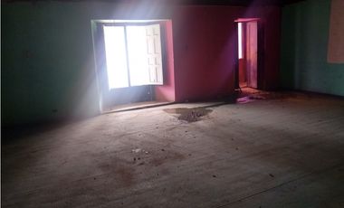 SE VENDE CASA COMERCIAL EN EL PARQUE PRINCIPAL