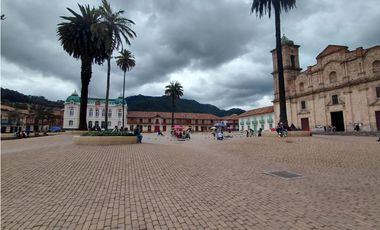 SE VENDE CASA COMERCIAL EN EL PARQUE PRINCIPAL