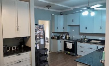 SE ALQUILA CASA AMOBLADA EN CLAYTON $5,000