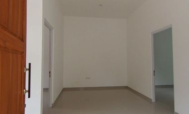 Rumah Ready Stok di kawasan Subang 2 lantai 4 KT