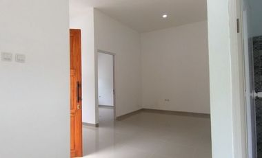 Rumah Ready Stok di kawasan Subang 2 lantai 4 KT