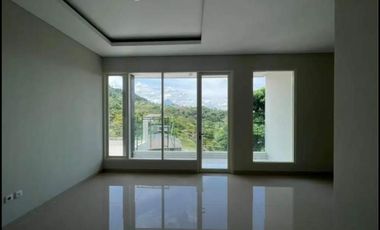 Villa Baru Pasuruan Dekat Tempat Wisata, View Pegunungan, Lingkungan Asri dan Nyaman