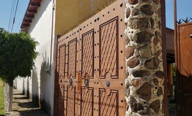 Rancho con caballerizas