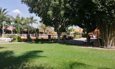 Rancho con caballerizas