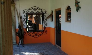 Rancho con caballerizas