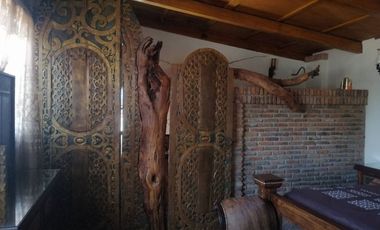 Rancho con caballerizas