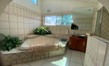 CASA EN VENTA EN FRACCIONAMIENTO LOMAS DE COCOYOC, MORELOS