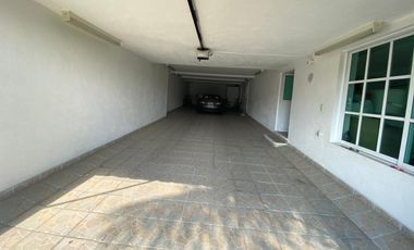 CASA EN VENTA EN FRACCIONAMIENTO LOMAS DE COCOYOC, MORELOS
