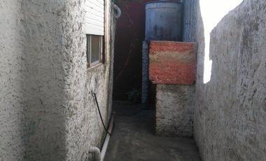 Casa para 2 Familias en venta en Wilde Oeste