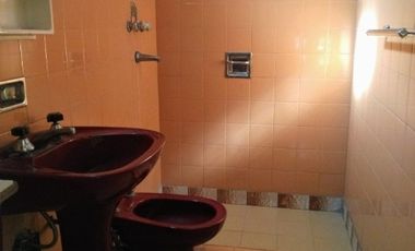 Casa para 2 Familias en venta en Wilde Oeste