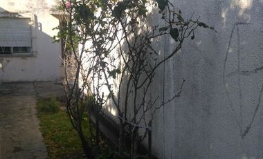 Casa para 2 Familias en venta en Wilde Oeste
