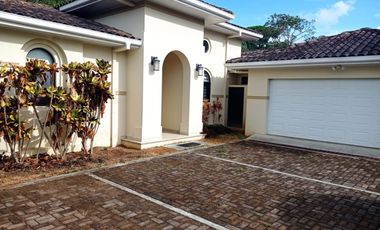 ALQUILO / VENDO CASA AMOBLADA  EN BOQUETE