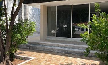 Casa para remodelar 4 rec + estudio + oficina,  Col Campestre, Mérida