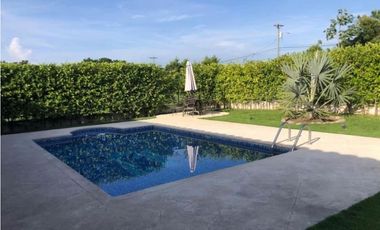 Alquilo casa en Coronado (JA)