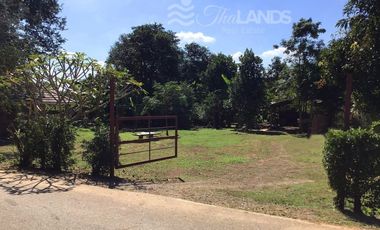 TRADITIONAL TEAK HOUSE ON 24 METERS OF RIVERFRONT CLOSE TO DOWNTOWN KANCHANABURI!!!