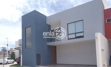 Casa en Venta en El Lago incluye paneles solares y minisplits