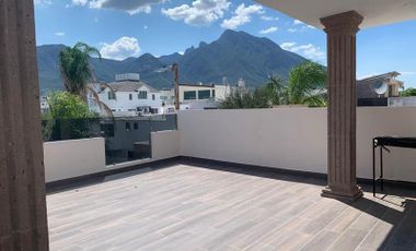 Moderna casa en venta en Guadalupe