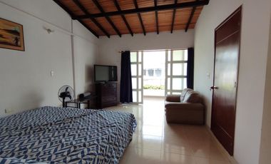 casa en venta en c.c yerbabuena. Cod V2482