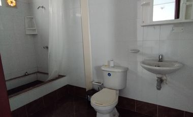 casa en venta en c.c yerbabuena. Cod V2482