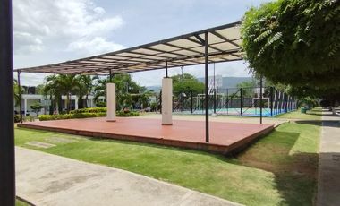casa en venta en c.c yerbabuena. Cod V2482