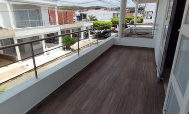 casa en venta en c.c yerbabuena. Cod V2482