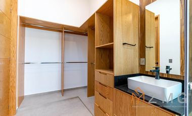 Casa en Venta en Jardin Real dentro de coto (Recorrido Virtual).