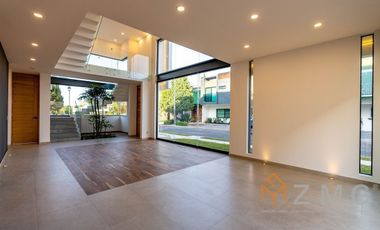 Casa en Venta en Jardin Real dentro de coto (Recorrido Virtual).