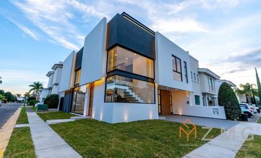 Casa en Venta en Jardin Real dentro de coto (Recorrido Virtual).