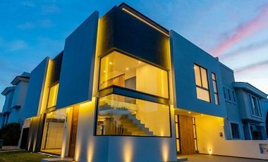 Casa en Venta en Jardin Real dentro de coto (Recorrido Virtual).