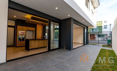 Casa en Venta en Jardin Real dentro de coto (Recorrido Virtual).