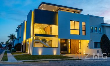 Casa en Venta en Jardin Real dentro de coto (Recorrido Virtual).