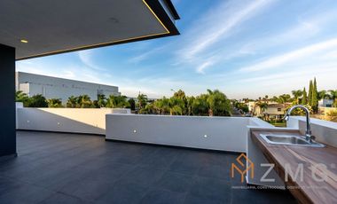 Casa en Venta en Jardin Real dentro de coto (Recorrido Virtual).