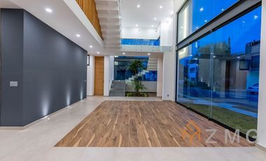 Casa en Venta en Jardin Real dentro de coto (Recorrido Virtual).