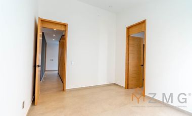 Casa en Venta en Jardin Real dentro de coto (Recorrido Virtual).