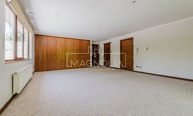 Casa en arriendo de 6 dorm. en Vitacura