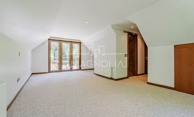 Casa en arriendo de 6 dorm. en Vitacura