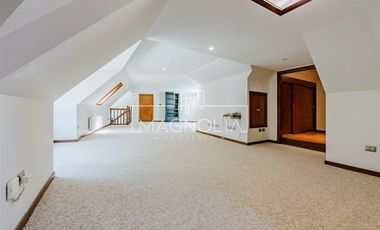 Casa en arriendo de 6 dorm. en Vitacura