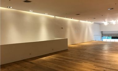 Hermoso local en obarrio listo para operar en plaza comercial (AA)