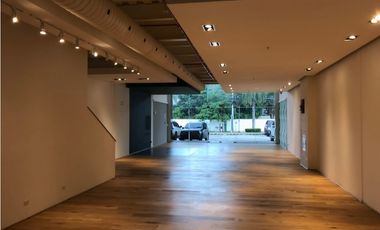 Hermoso local en obarrio listo para operar en plaza comercial (AA)