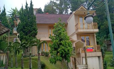 Rumah villa bagus mewah 4 lantai full furnished+AMP elektronik kawasan elit Dago pakar Cimenyan Bandung