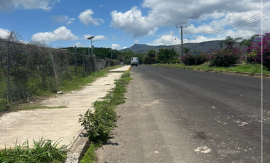 TERRENO EN VENTA A UN LADO A LA UT XALISCO, NAYARIT.(E)