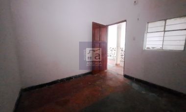 COD. 5751 - SE ARRIENDA CASA - BARRIO:  LAS VILLAS