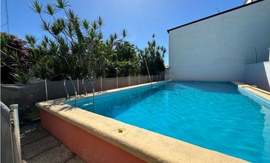 Venta Excelente Casa Zona Centro 5 dormitorios Con Cochera y Pileta