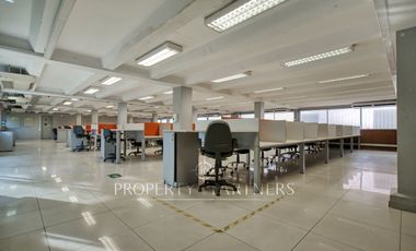 Espectacular Edificio Corporativo (0,21UF/mt2)