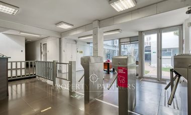 Espectacular Edificio Corporativo (0,21UF/mt2)