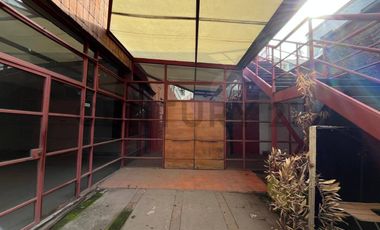 Hermoso Edificio Comercial calle Huerfanos OFERTAS