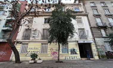 Hermoso Edificio Comercial calle Huerfanos OFERTAS