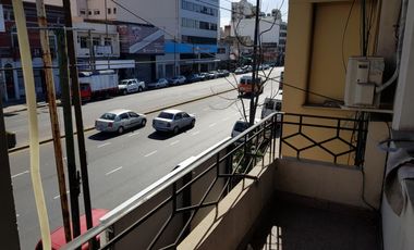 LANUS OESTE - HIPOLITO YRIGOYEN 4800