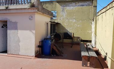 LANUS OESTE - HIPOLITO YRIGOYEN 4800